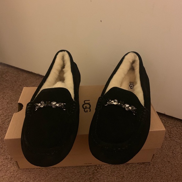 UGG | Shoes | Nib Ugg Ansley Charm Gem Moccasin Slippers